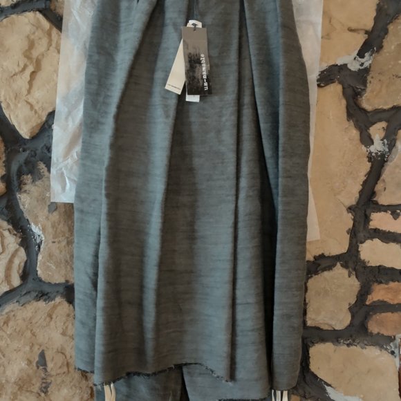 Un-namable Steel Gray Cropped Pants (Women's US 2/ EUR 40) *NEW*